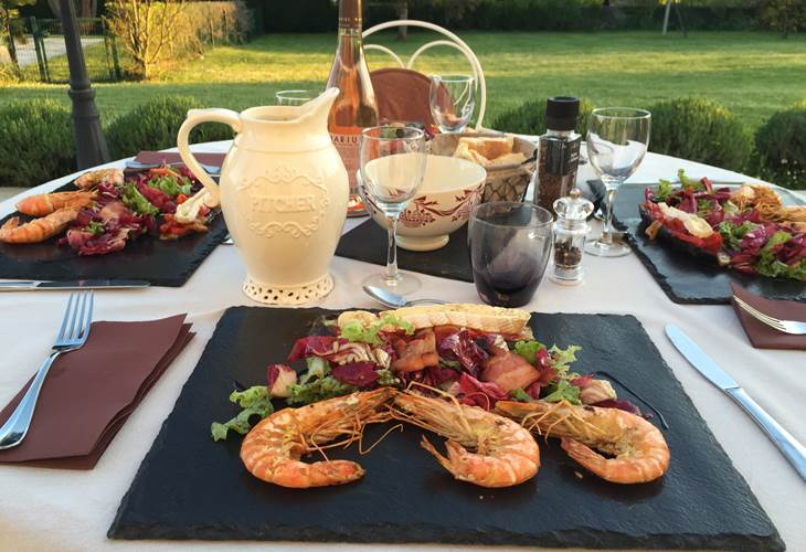 Déjeuner en terrasse