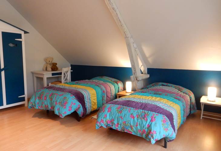 Chambre familiale du gîte Grande Ourse à Noailhac avec 4 couchages