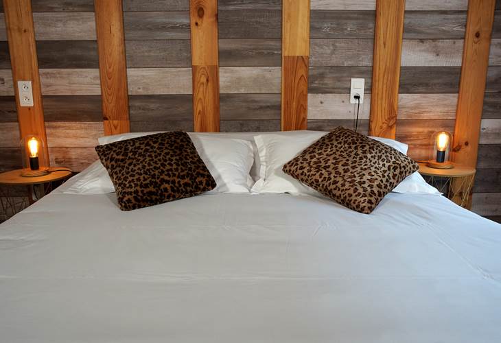 Chambre double élégante et boisée