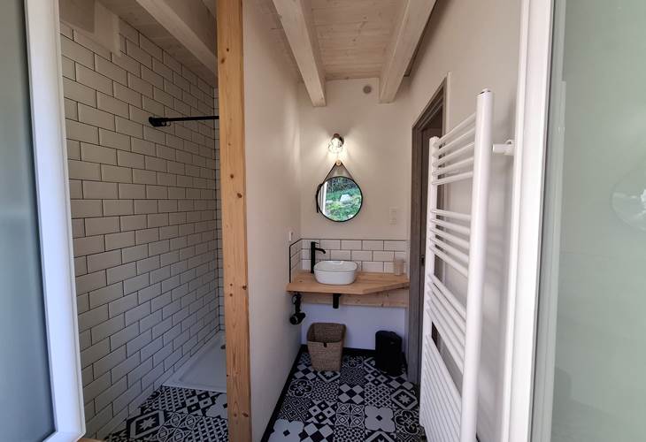 Salle de bain - Douche + lavabo