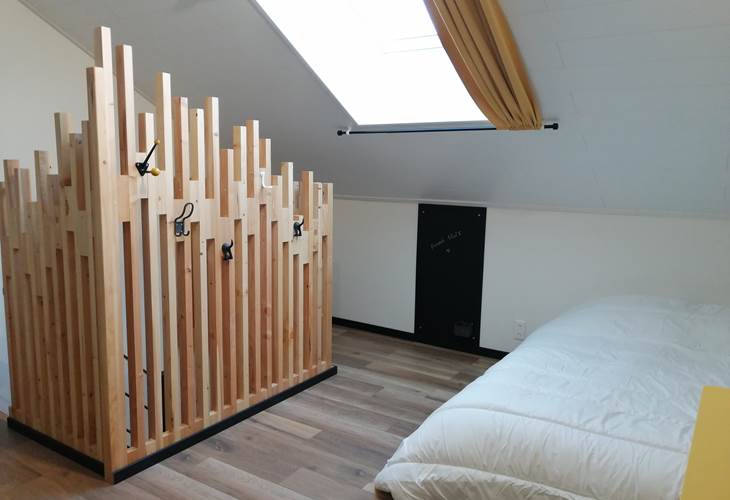 Chambre 3 en mezzanine au 2ème étage - Lit en 140x190 + 2x Lit en 90x200