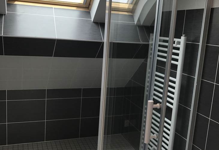 Hotel_de_la_plage_quineville_2_étoiles_salle_de_bain_rénovée