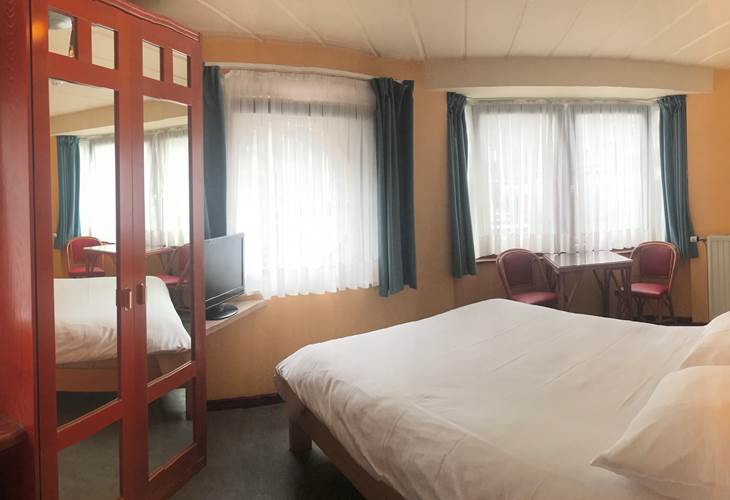 Vue panoramique de la chambre 11 Twin ou Double pour bien se rendre compte de sa description mais pas de sa dimension.  Ici la Chambre 11 en Double.