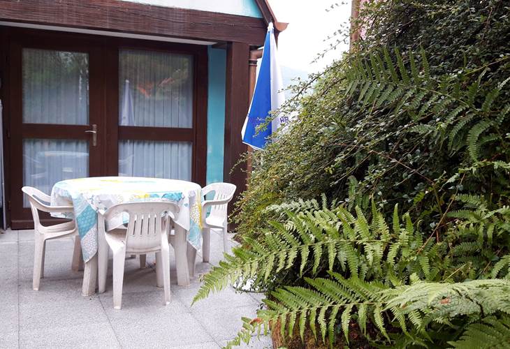 Terrasse de plain pied devant le  pavillon Riesling