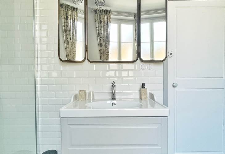 La Maison Voyage 41 - Lavabo SDB - Chambre Jules Verne