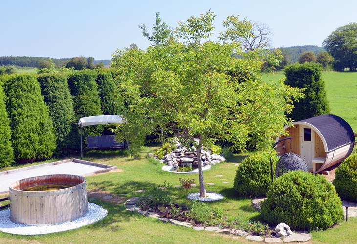 Insolites Chimay jardin pano