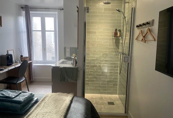 La douche chambre verte