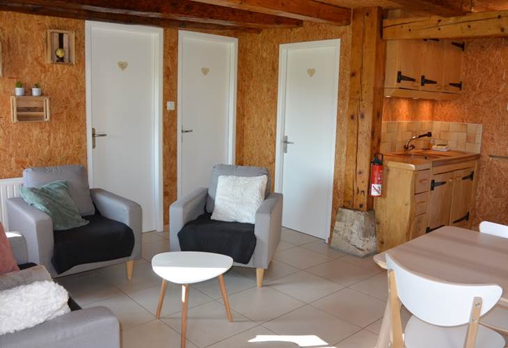 Gîte Tré le grenier - charmant gîte - Gîte le Bas - pour 5 personnes - salon & cuisine