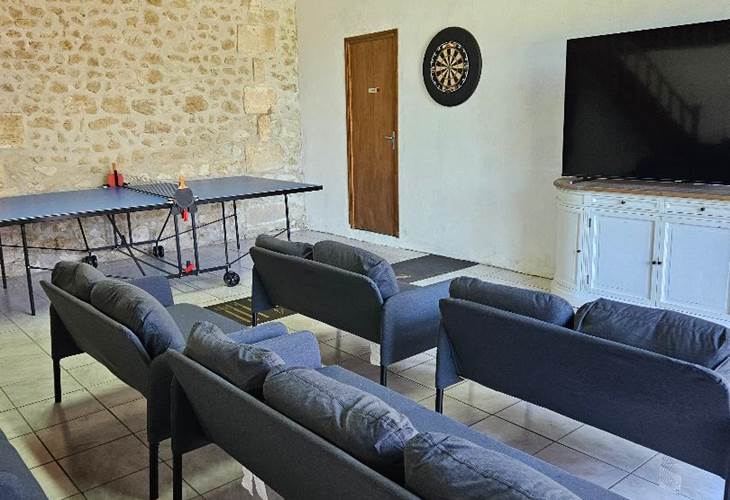 LB tv and games room