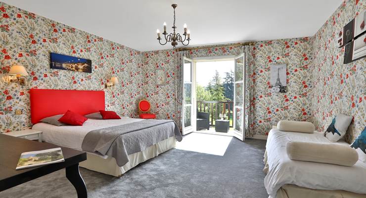 Chambre Gentilhommière 26 accessible PMR RdC - 2 à 4 couchages - balcon vue parc et piscine