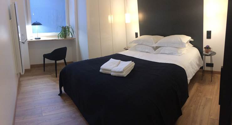 Une chambre spacieuse