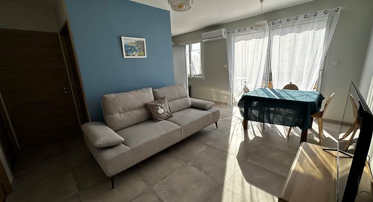 Logement 4 Escapade LE MAINE LOREVA CONSTANT vue salon coin repas