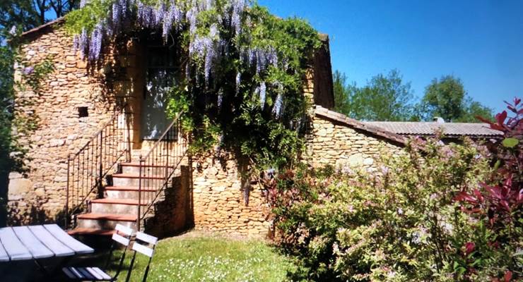 Le gîte le studio et sa terrasse/jardin privative