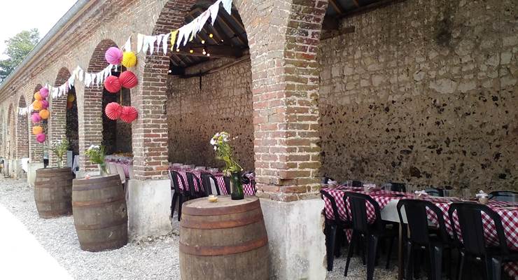Repas sous les arcades