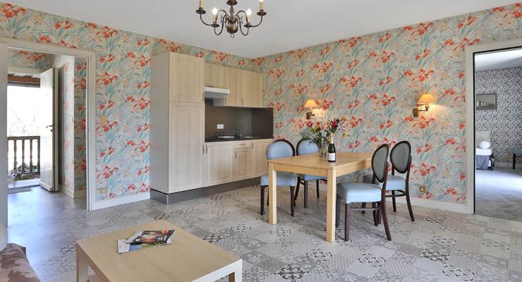 Gîte Junior Suite Gentilhommière 31-32 Cuisine séjour avec balcon au 1er étage annexe