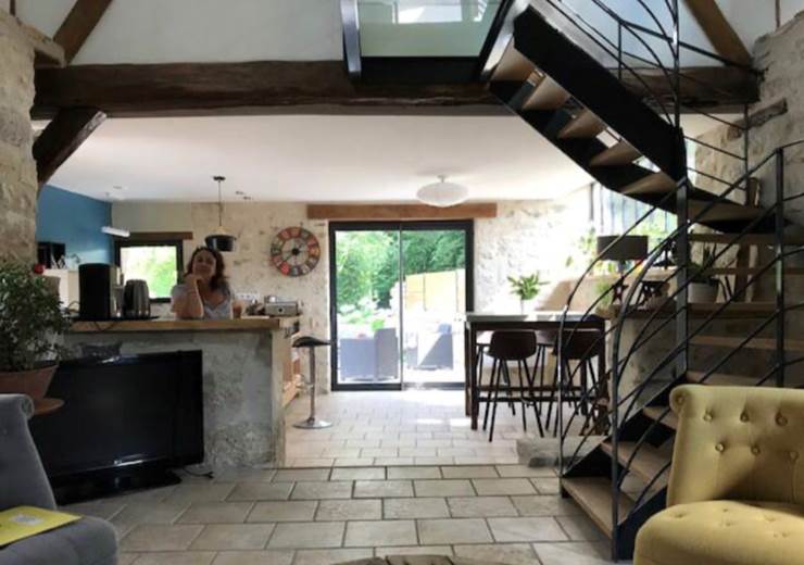 D55E19A1-BFD8-435A-860B-25B49FD4285A