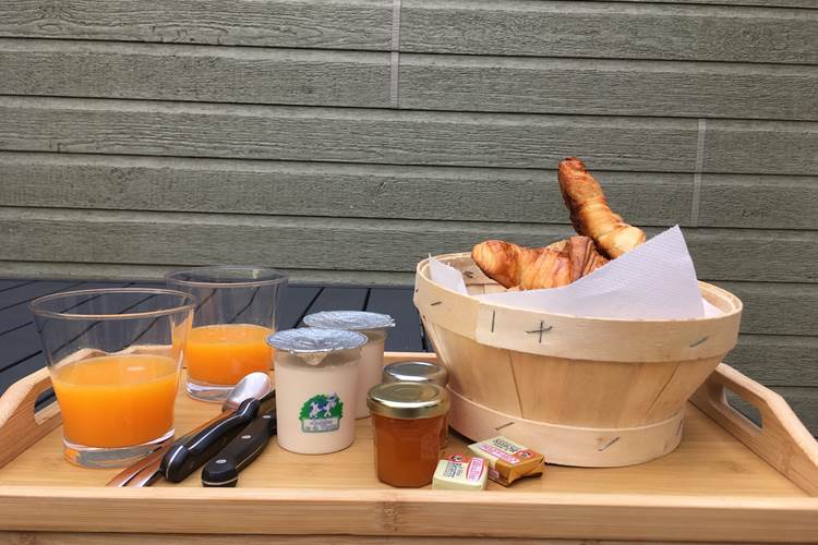 Petit déjeuner servi en chambre
