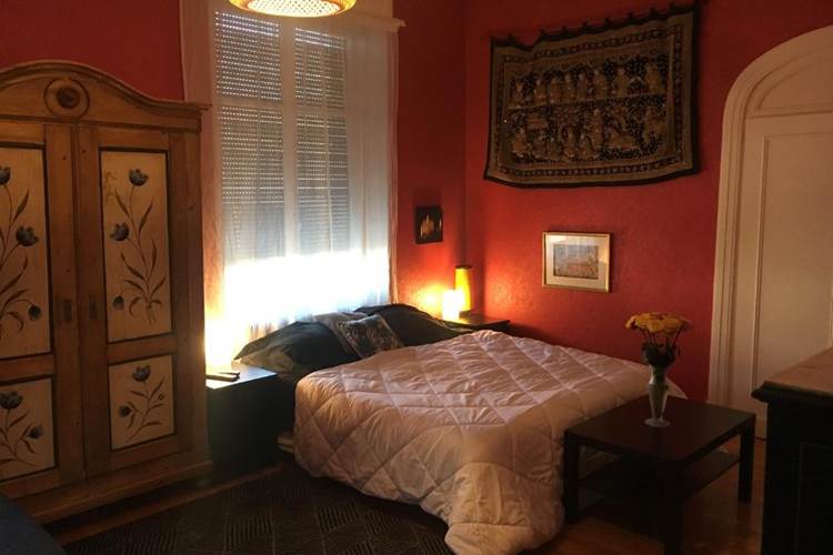 CHAMBRES-GUEBWILLER-Chambre-Quadruple-avec-Salle-de-Bains-Commune-4-personnes-Chambre-Double