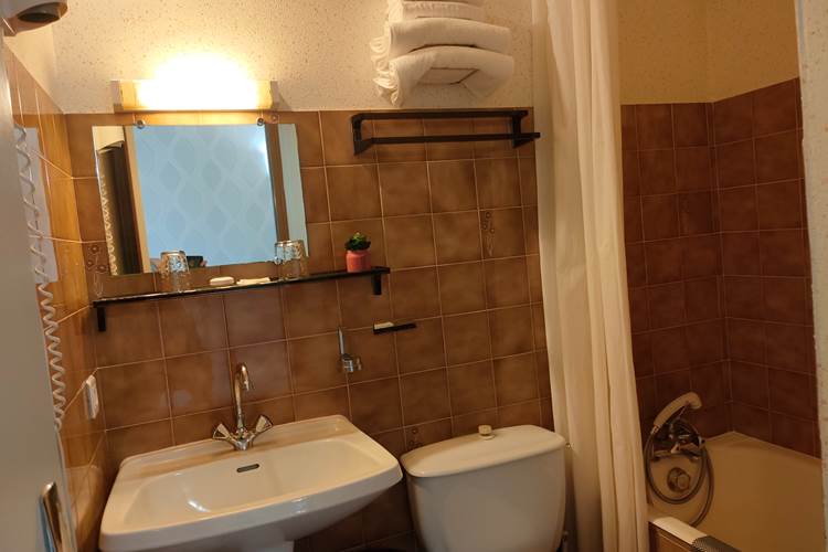 locaplage-pinasse-studio14-06-salle-de-bain.jpg