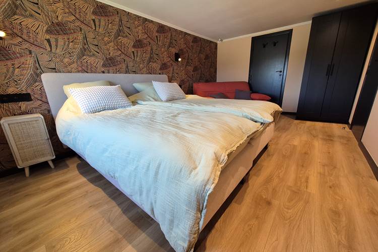 GRANDE CHAMBRE HAUT (2)