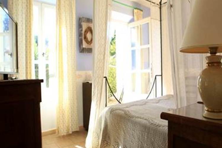 chambre avec terrasse sur jardin