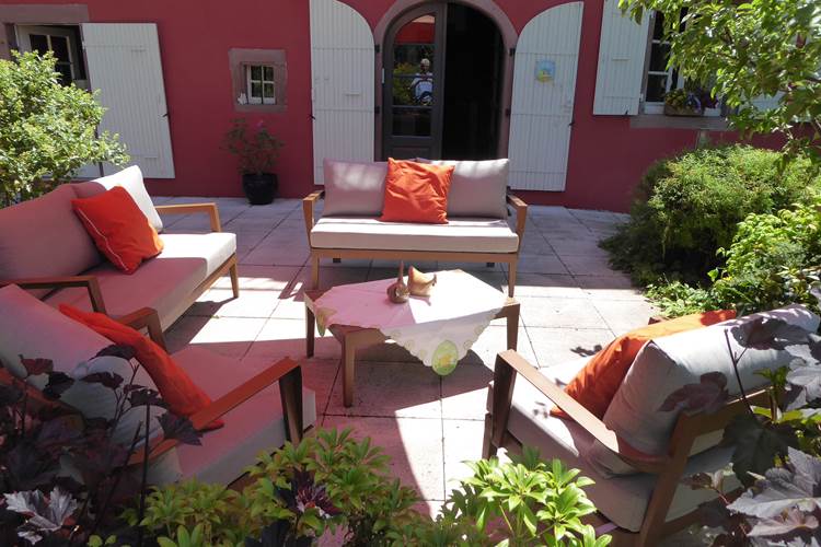 Terrasse du gîte le Châtaignier à Freland