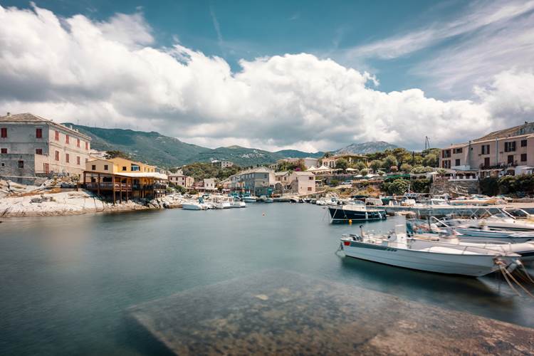 LE PORT DE CENTURI