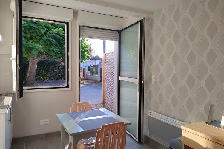 locaplage-galip-studio20-06-espace-repas.jpg