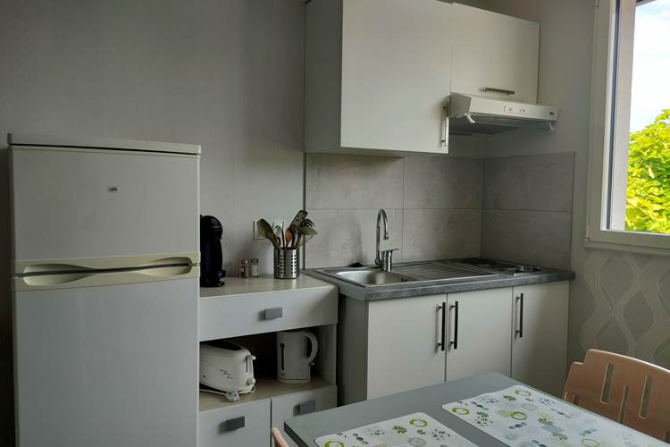 locaplage-pilotis-studio12-03-cuisine.jpg