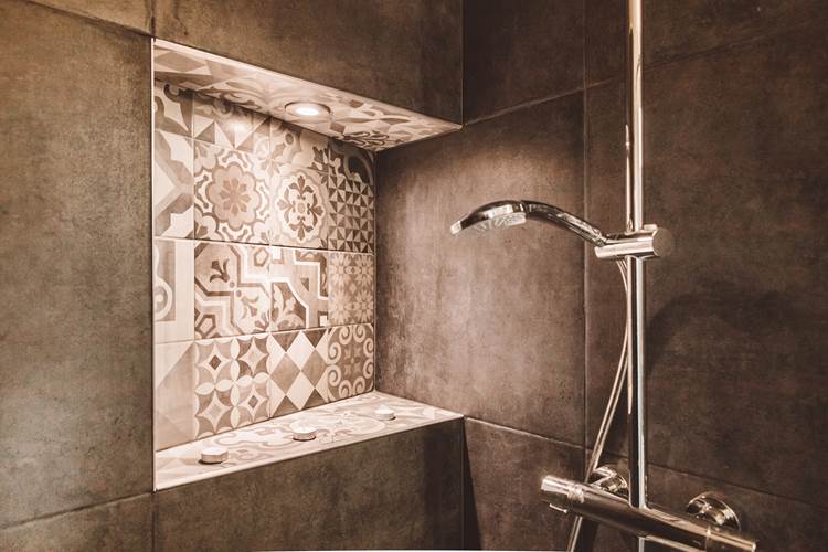 304 CHAMBRE DELUXE DOUCHE