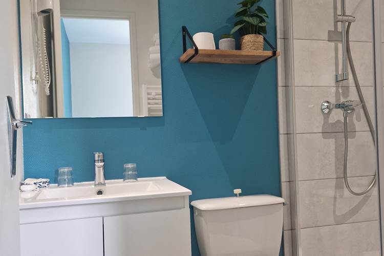locaplage - salle d'eau nouvellement rénovée