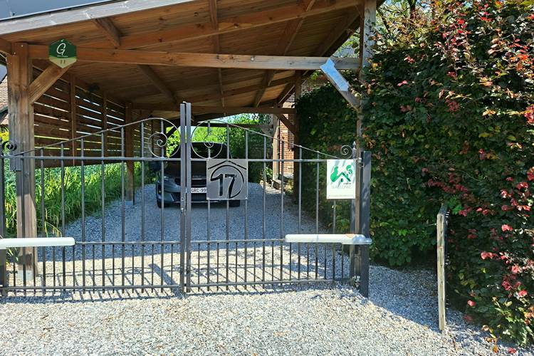 Ô17-séjour wellness-Entrée barrière à côté du portail portail