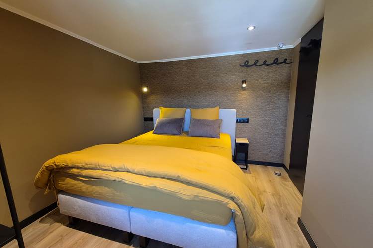 PETITE CHAMBRE HAUT