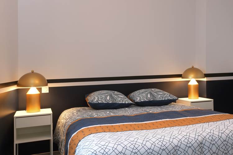 chambre Lit queensize pour deux gite Cheval blanc Colmar