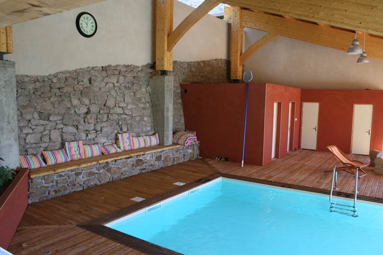 Vue partielle de la piscine chauffée (12.50*4.00)