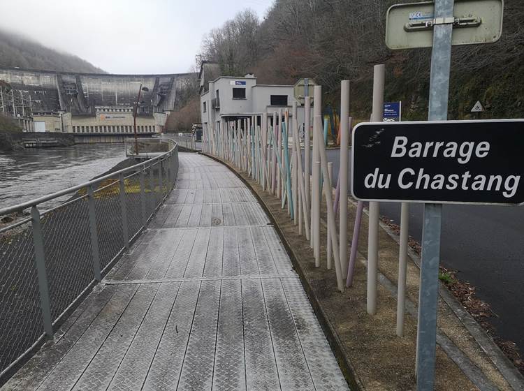 Chemin  du  parking à l'espace odyssélec