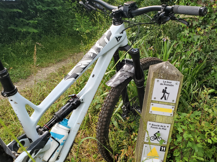 Sur la boucle VTT de la pointe du Raz