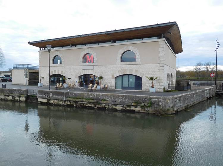 Le M restaurant à Cosne-Sur-Loire