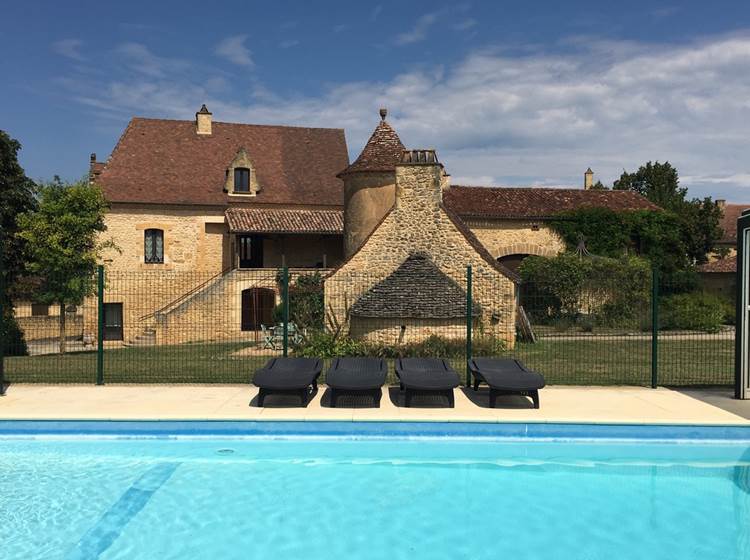 La Greze piscine vue Perigourdine