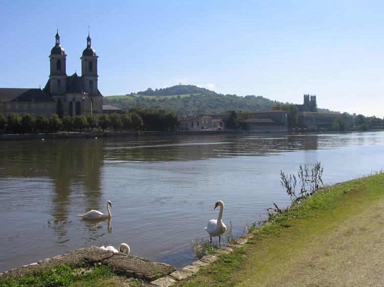 Vues des bords de Moselle Abbaye des prémontrés et Eglise Saint Martin