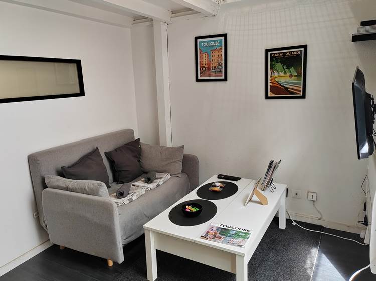 Canapé avec table relevable