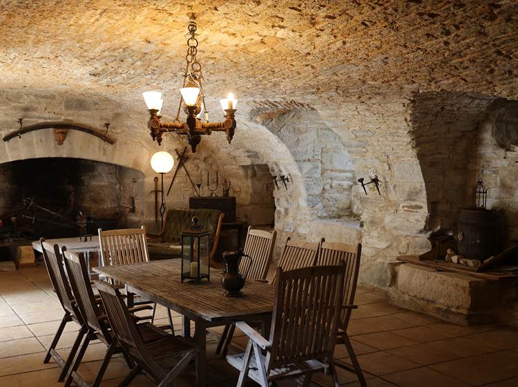 Chateau de Saint Chamarand, salle voutee