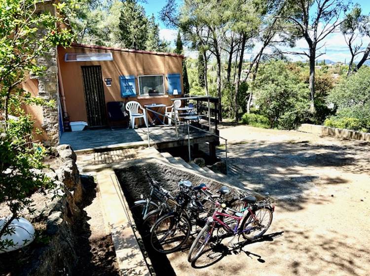 Terrasse vue mer et vélos en location