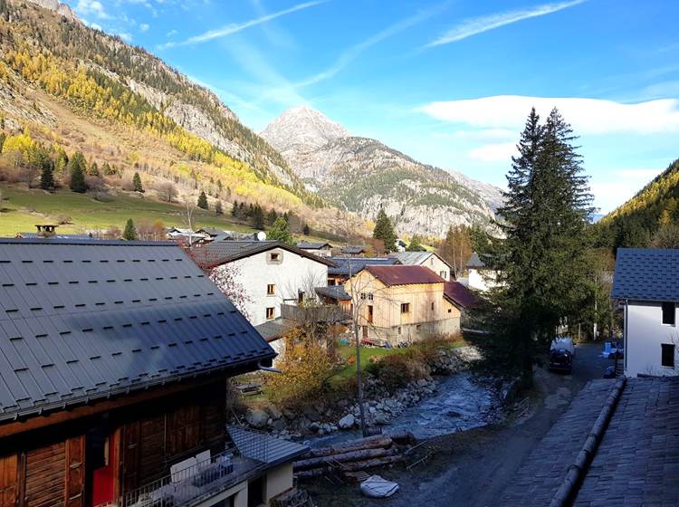 Vue dégagée de la terrasse