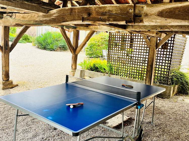 Ping pong sous l'ancien moulin