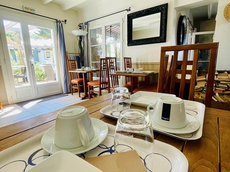 Salle petit déjeuner
