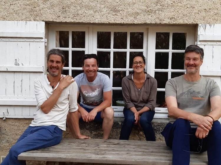 la belle équipe: Franck et François, Marie-Stephane à la cuisine, Frederick aux masssages ayurvédiques