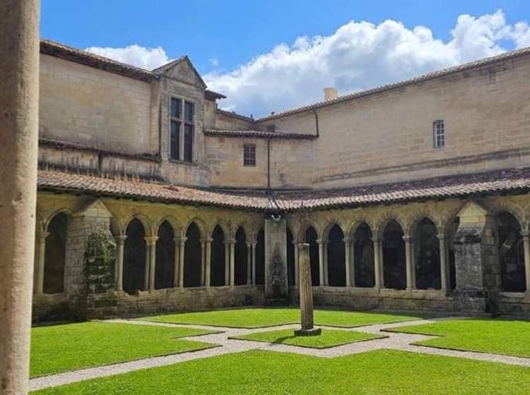 Nid Cosy Bordeaux - L'Église Collégiale et son cloître