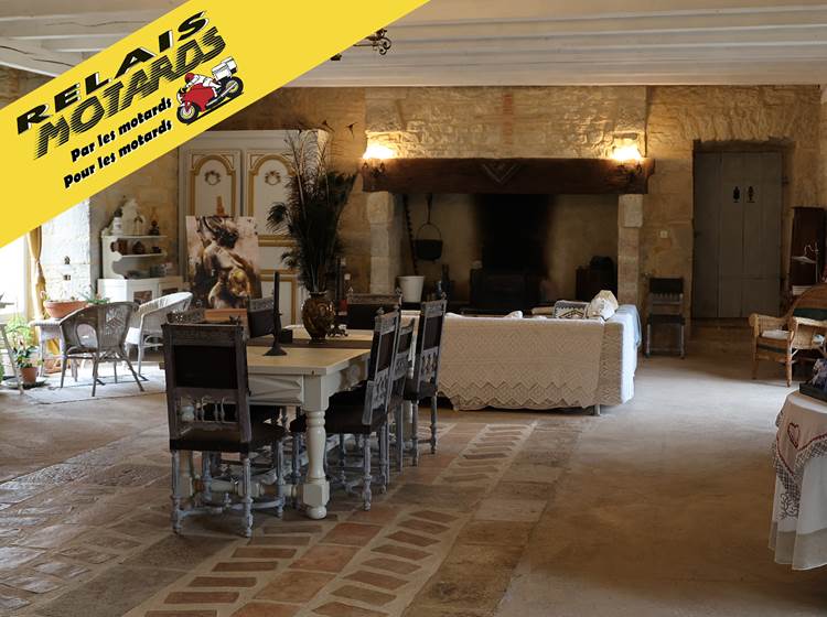 Chateau de Saint Chamarand, Relais Motards