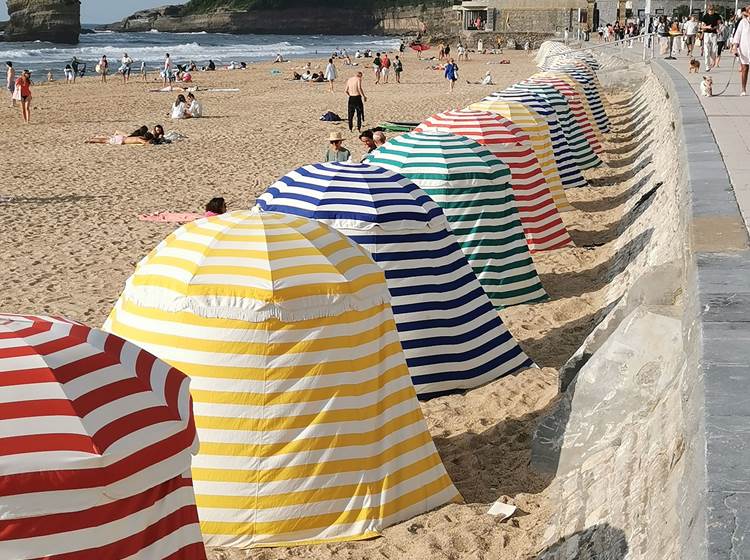 La Grande Plage au pied du Victoria Surf